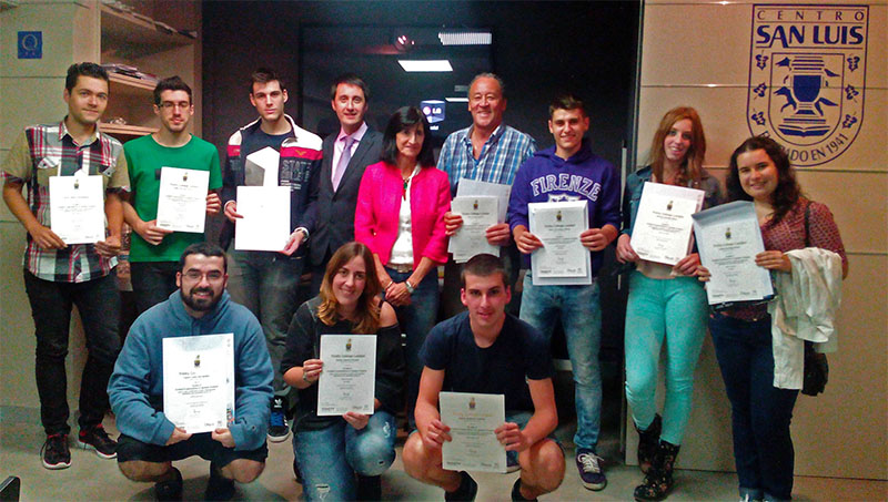 Entrega de diplomas oficiales de inglés por el Trinity College